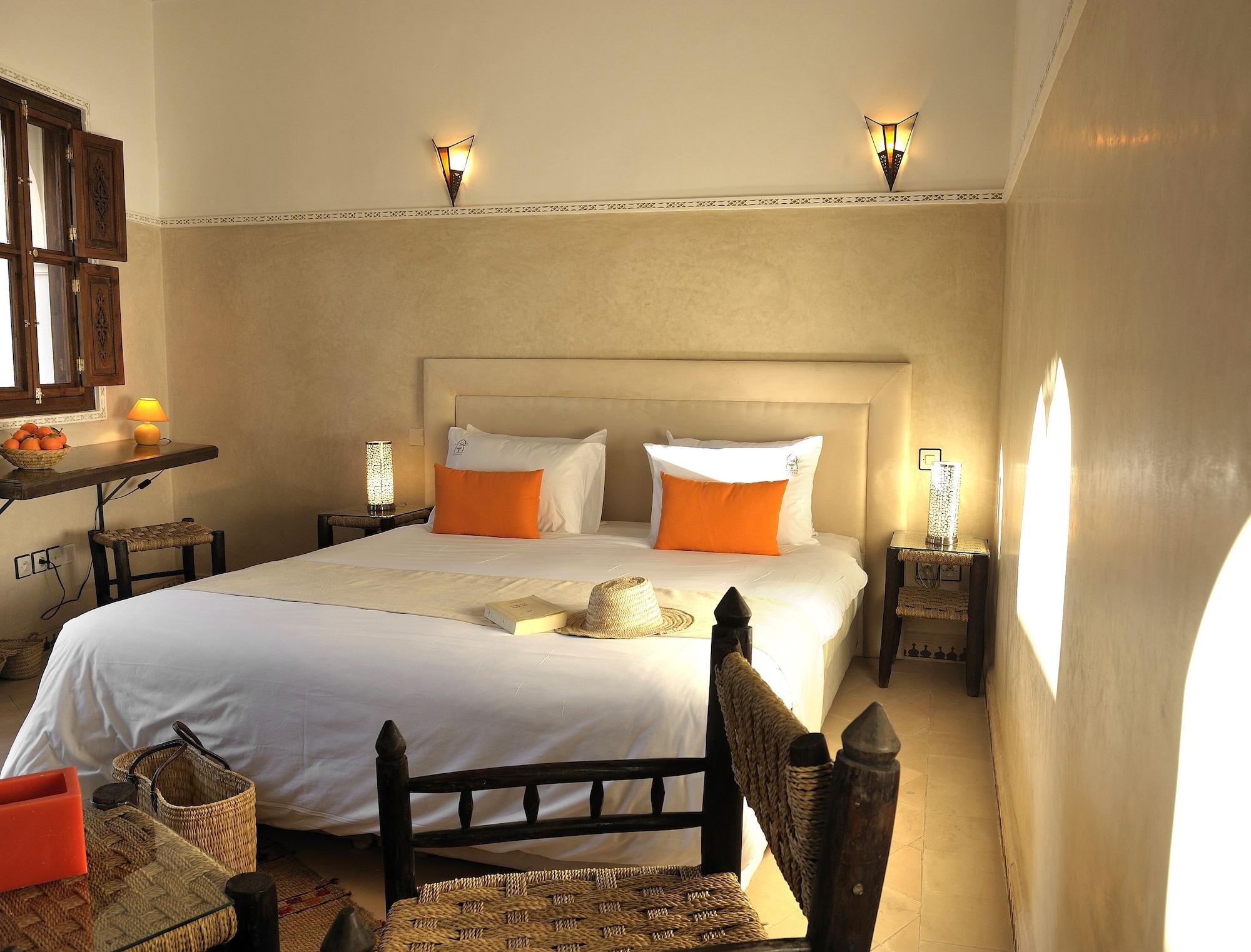 Riad Le Jardin D'Abdou Marakeş Dış mekan fotoğraf A bedroom in a Moroccan riad